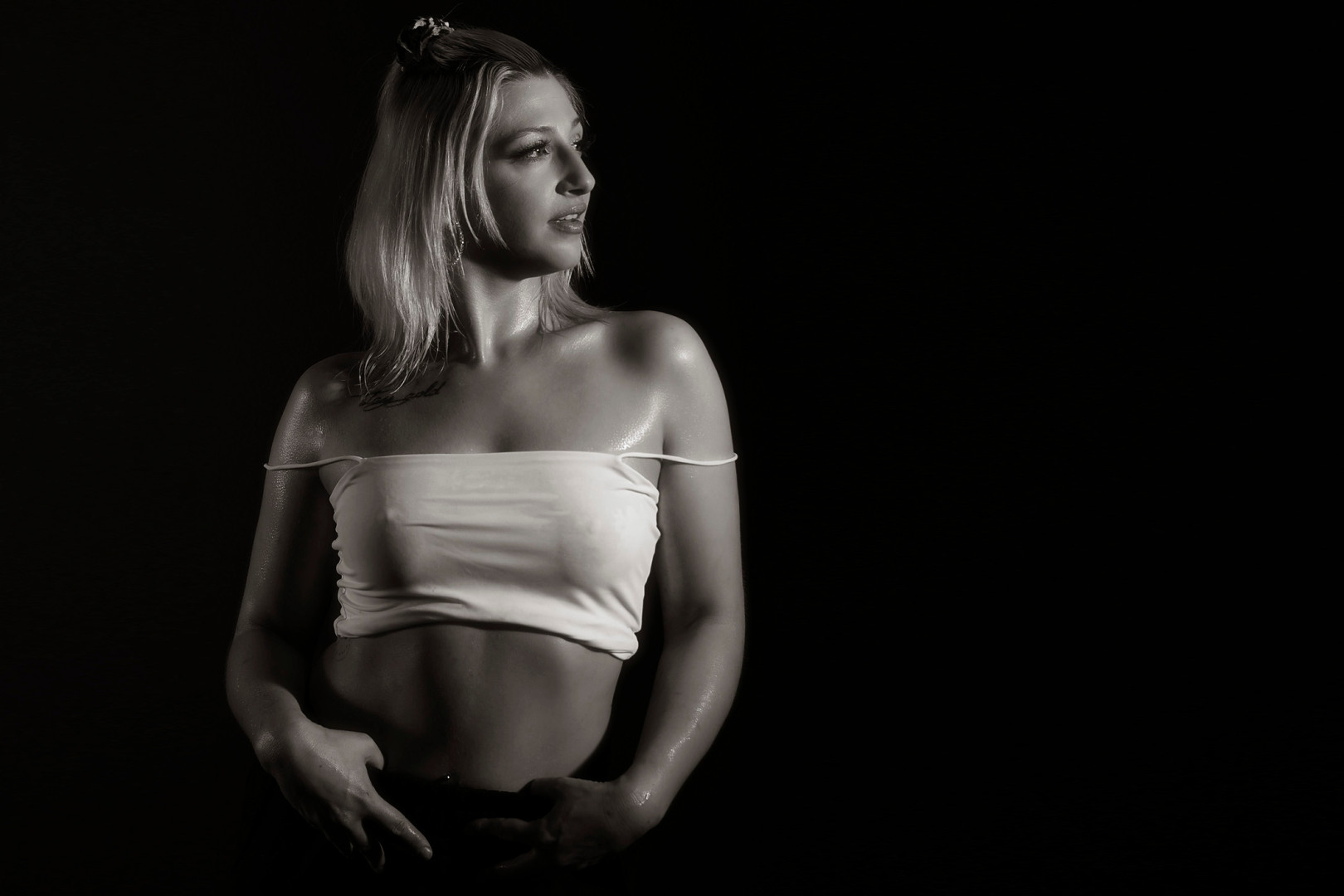 #SecretMoments #MaskedBeauty #BoudoirStyle #ElegantMood